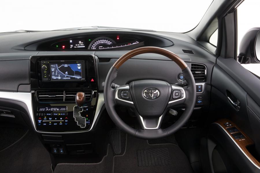 Панель приборов Toyota Tarago 2016 года  (фото 4 из 10)